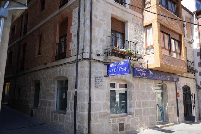 Apartamentos Turisticos Empecinado Roa Exterior photo